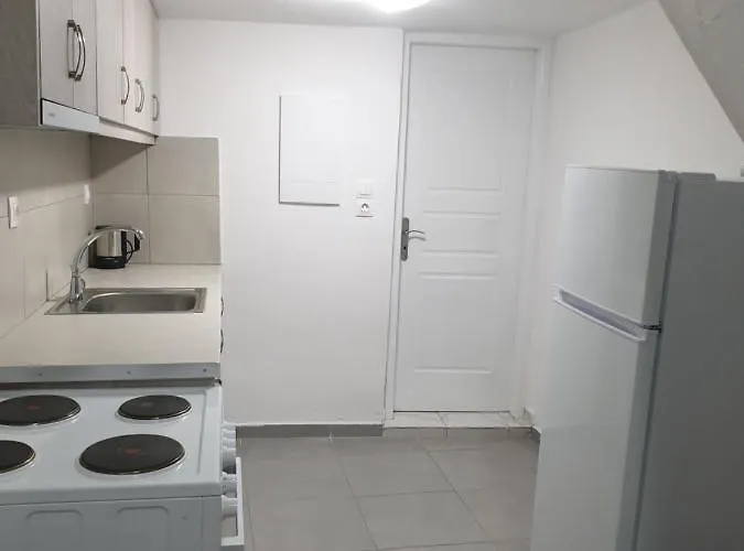 Porto Castello Fira (Santorini)