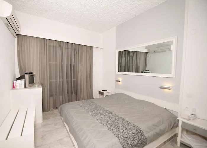 Hotel Porto Castello 3*