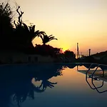 Porto Castello 3* Fira (Santorini)