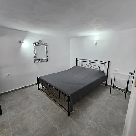 Porto Castello Hotel Fira (Santorini)