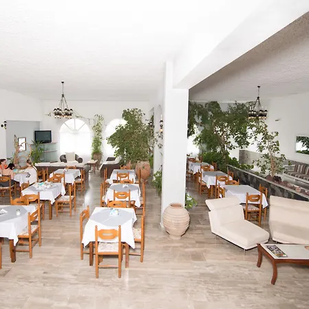 Porto Castello Fira (Santorini)