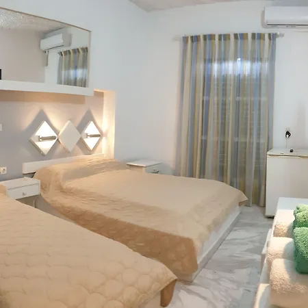 מלון Porto Castello 3*