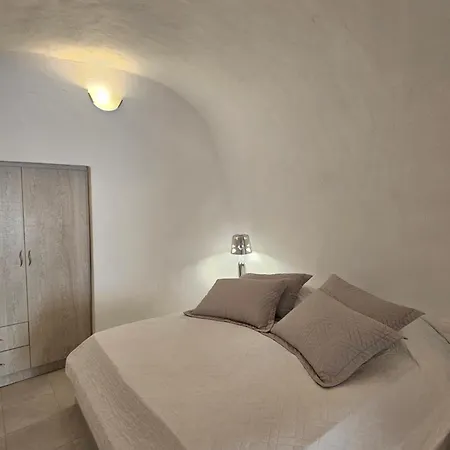 Porto Castello 3* Fira (Santorini)