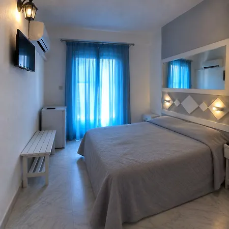Porto Castello 3* Fira (Santorini)