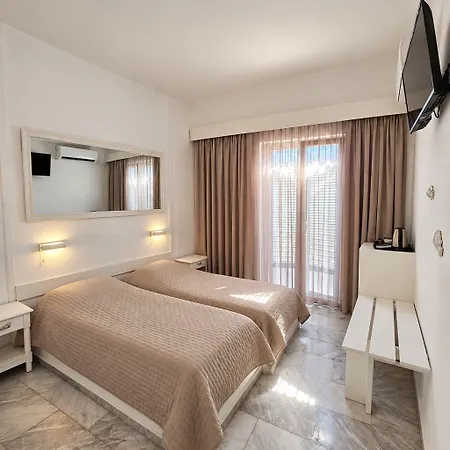 Porto Castello 3* Fira (Santorini)