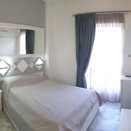 Porto Castello 3*