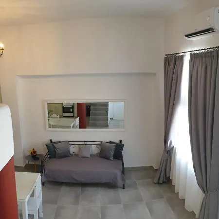 Porto Castello 3* Fira (Santorini)