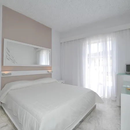 Hotel Porto Castello 3*