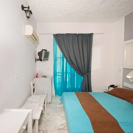 Porto Castello 3* Fira (Santorini)