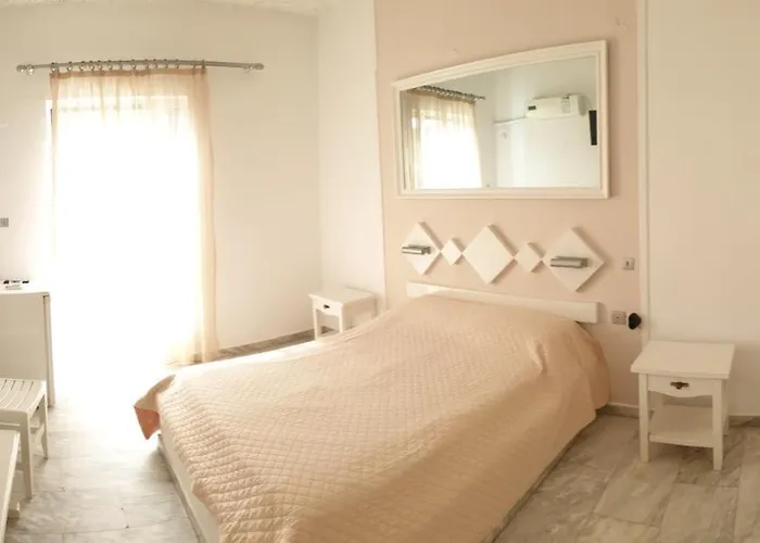 Porto Castello 3* Fira (Santorini)