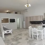 Porto Castello 3* Fira (Santorini)