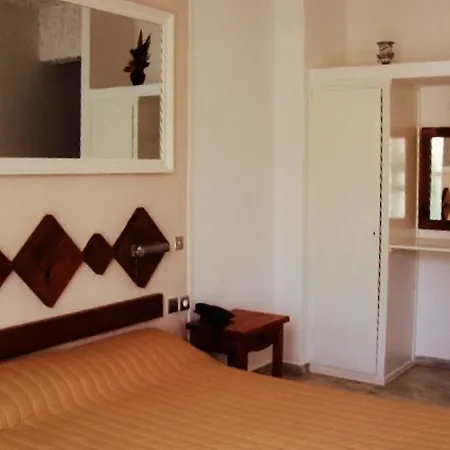 Porto Castello סנטוריני